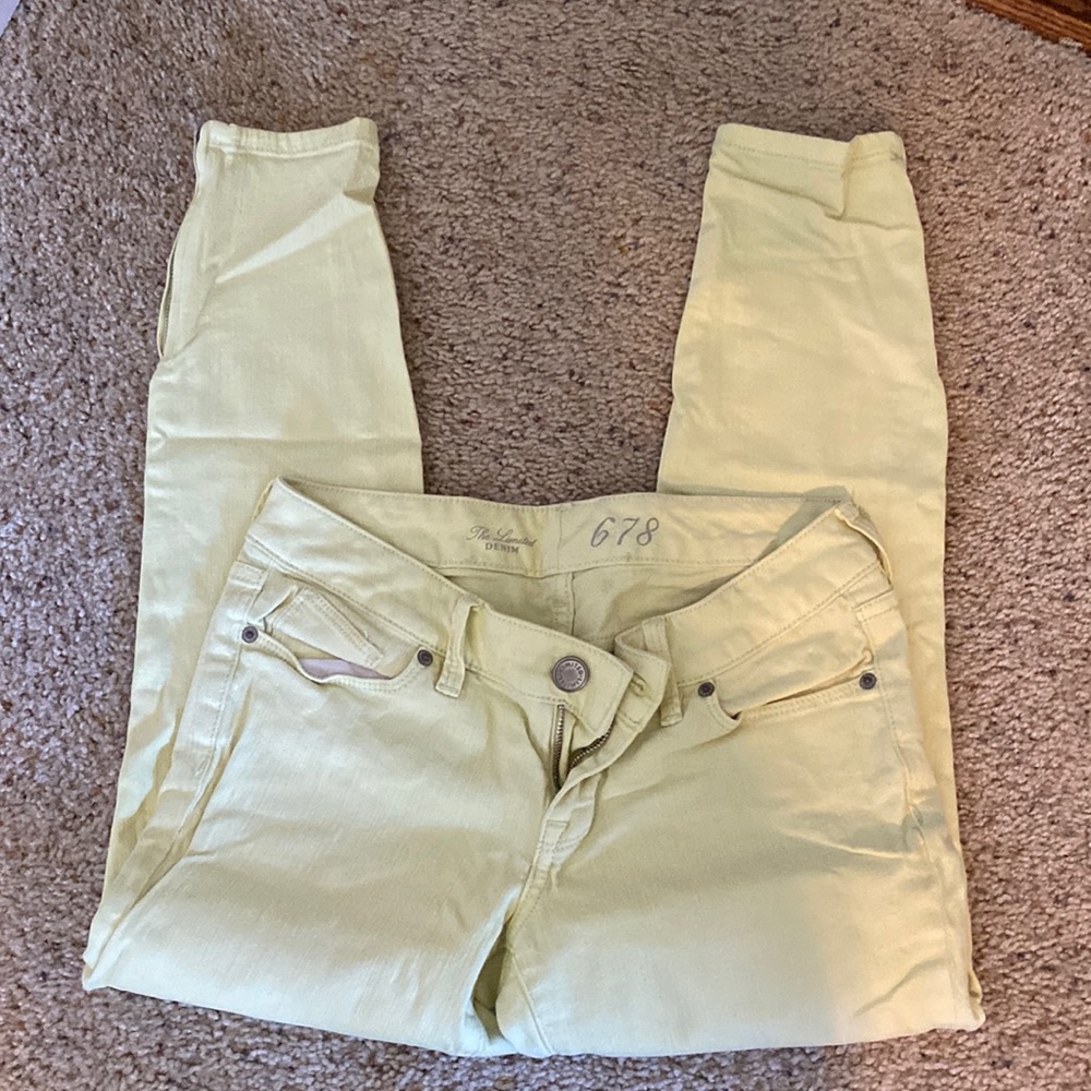 Limited yellow cropped pants with stretch